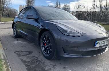 Седан Tesla Model 3 2022 в Кременчуге