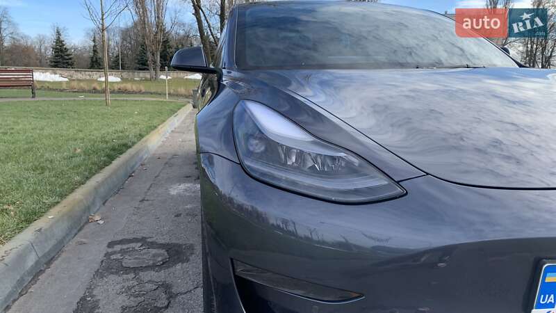 Седан Tesla Model 3 2022 в Кременчуге