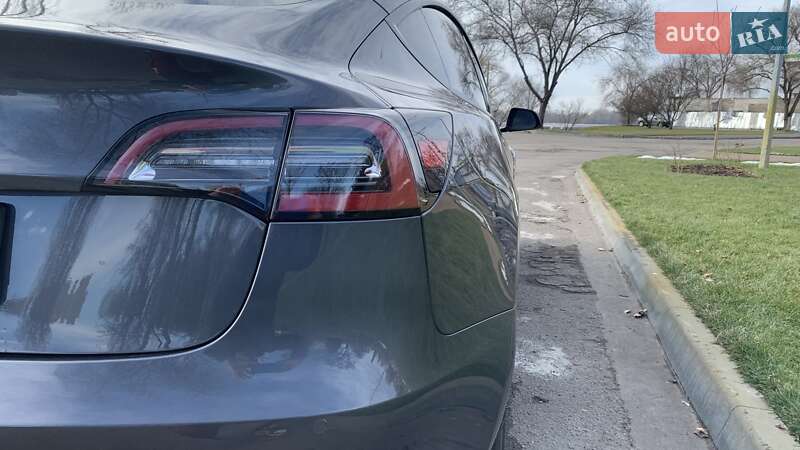 Седан Tesla Model 3 2022 в Кременчуге