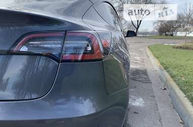 Седан Tesla Model 3 2022 в Кременчуці