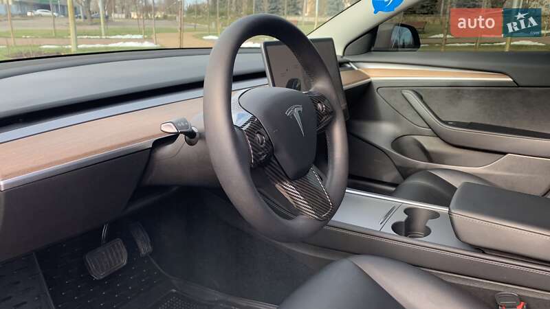 Седан Tesla Model 3 2022 в Кременчуге