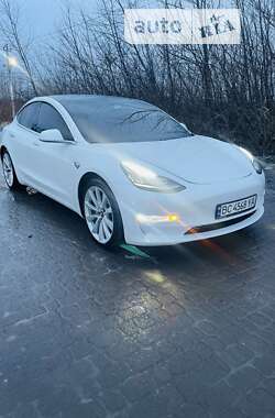 Седан Tesla Model 3 2020 в Львове