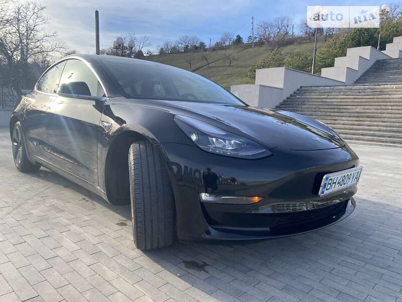 Седан Tesla Model 3 2019 в Одессе