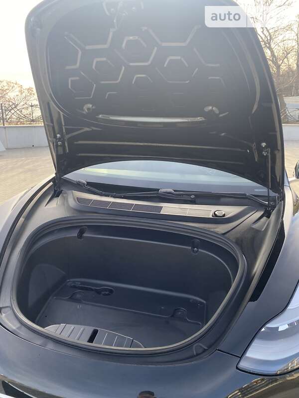 Седан Tesla Model 3 2019 в Одесі фото 24 Седан Tesla Model 3 2019 в Одесі