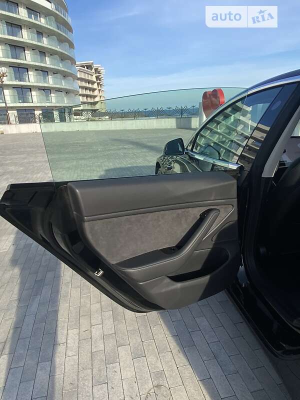 Седан Tesla Model 3 2019 в Одессе