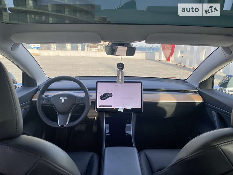 Седан Tesla Model 3 2019 в Одессе