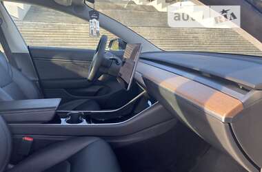 Седан Tesla Model 3 2019 в Одессе