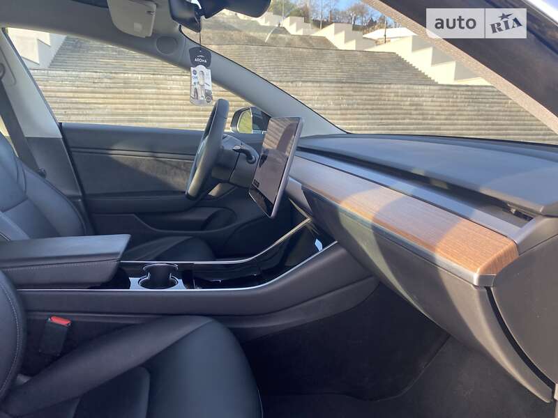 Седан Tesla Model 3 2019 в Одесі фото 61 Седан Tesla Model 3 2019 в Одесі