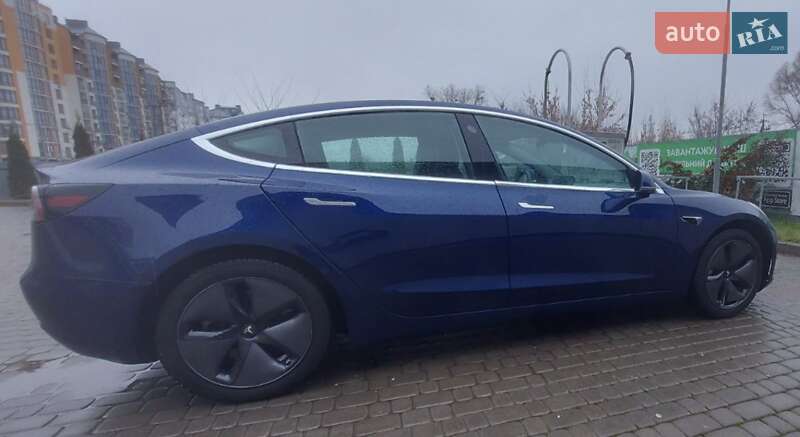 Седан Tesla Model 3 2019 в Ивано-Франковске