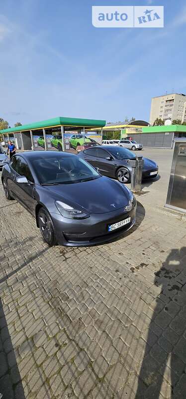 Седан Tesla Model 3 2022 в Дрогобыче