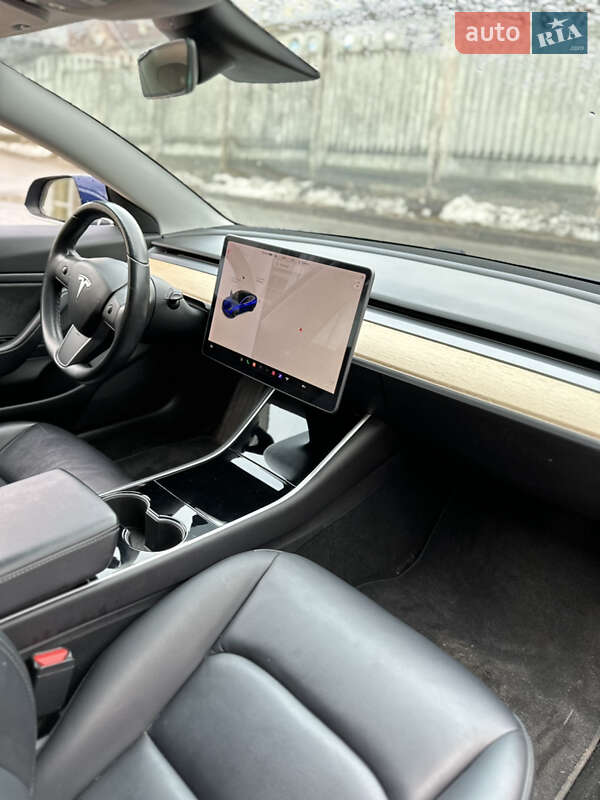 Седан Tesla Model 3 2018 в Киеве