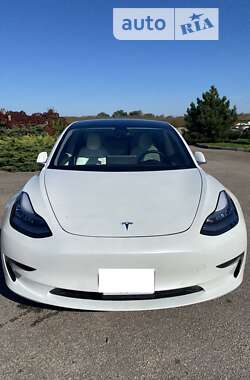 Tesla Model 3 2020