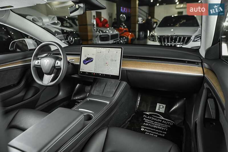 Седан Tesla Model 3 2023 в Одесі