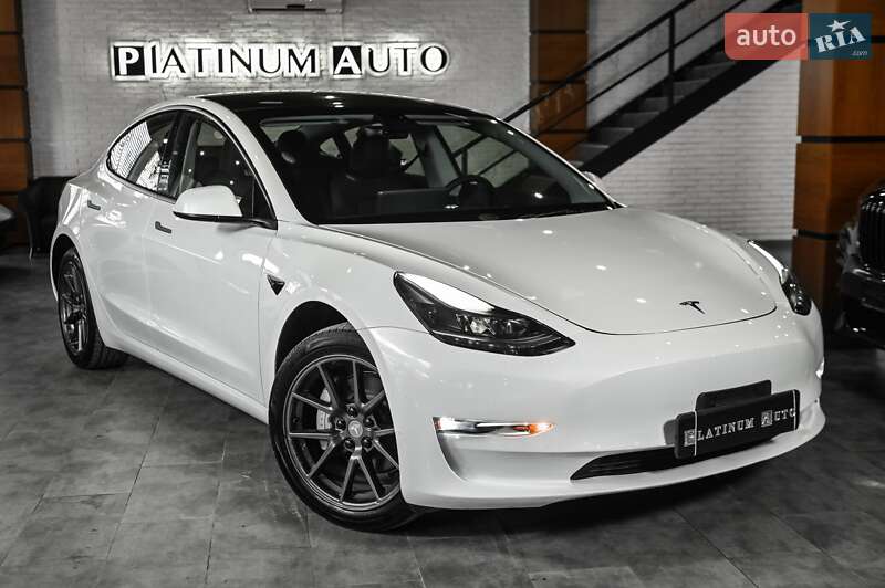 Седан Tesla Model 3 2023 в Одесі