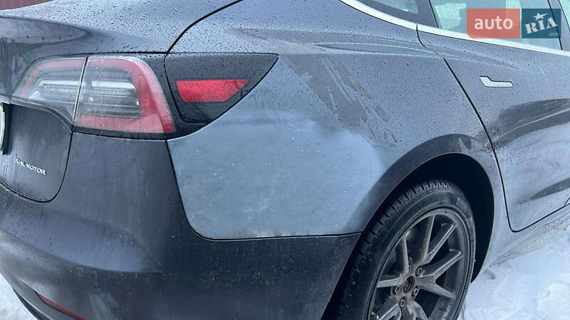 Седан Tesla Model 3 2018 в Виннице
