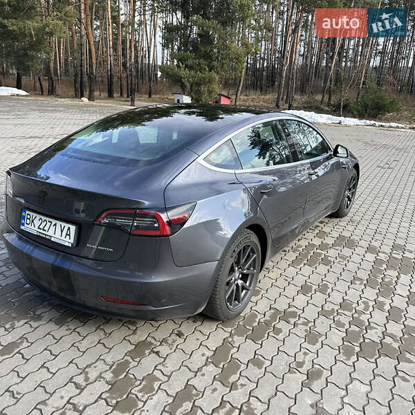 Седан Tesla Model 3 2019 в Костопілі