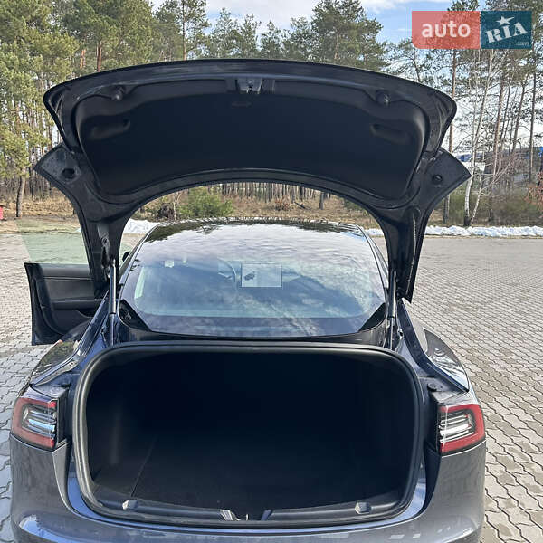 Седан Tesla Model 3 2019 в Костопілі