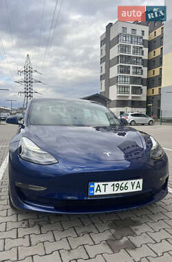 Седан Tesla Model 3 2021 в Ивано-Франковске