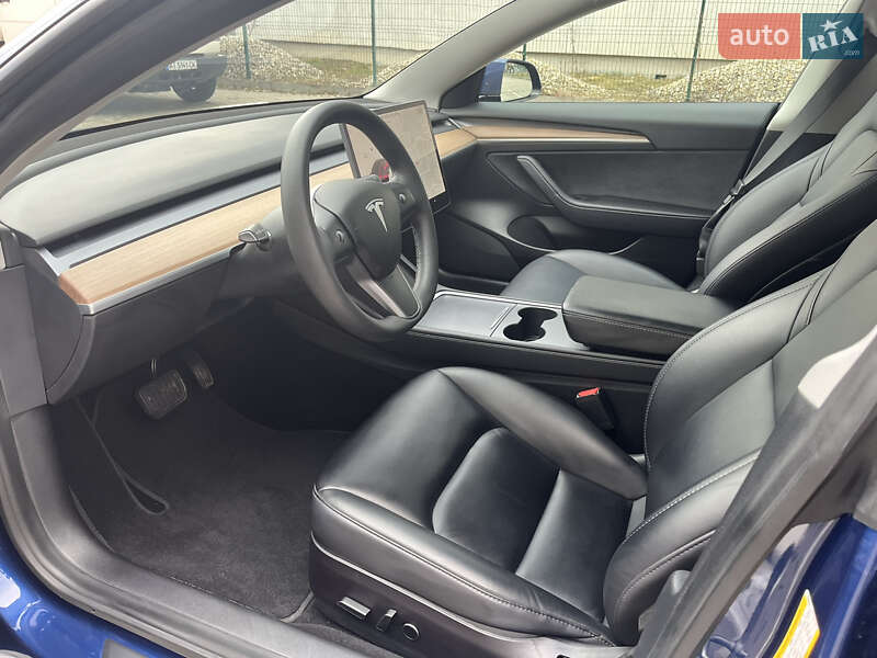 Седан Tesla Model 3 2021 в Ивано-Франковске