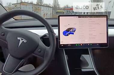 Седан Tesla Model 3 2020 в Павлограде