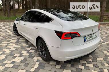 Седан Tesla Model 3 2020 в Славуте