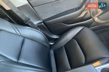 Седан Tesla Model 3 2021 в Луцке
