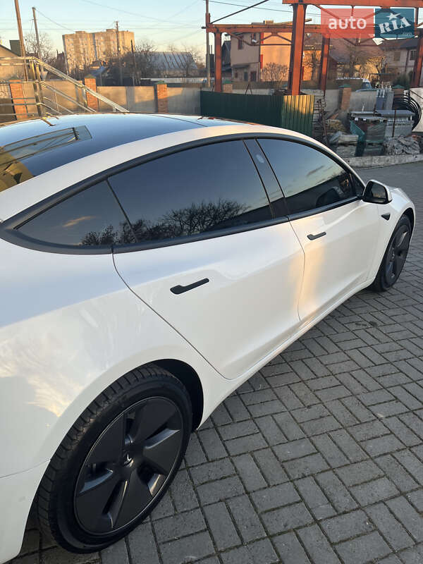Седан Tesla Model 3 2021 в Луцке