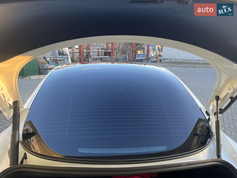 Седан Tesla Model 3 2021 в Луцке
