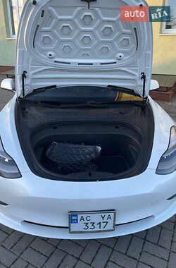 Седан Tesla Model 3 2021 в Луцке