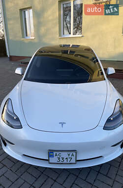 Седан Tesla Model 3 2021 в Луцке
