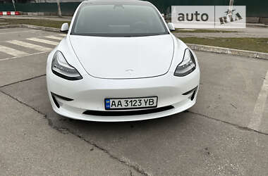 Седан Tesla Model 3 2020 в Киеве