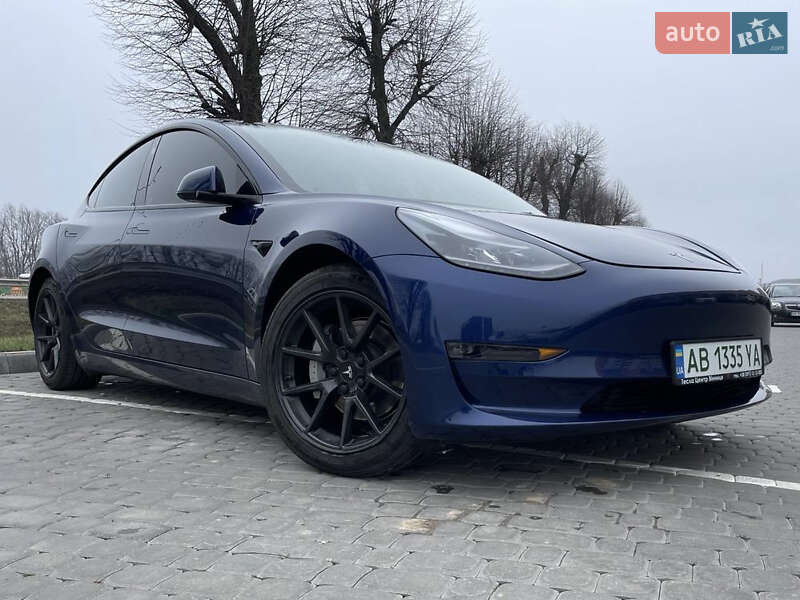 Седан Tesla Model 3 2022 в Виннице