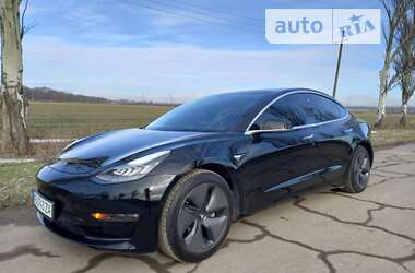 Седан Tesla Model 3 2018 в Дніпрі