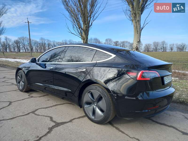 Седан Tesla Model 3 2018 в Дніпрі
