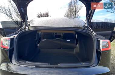Седан Tesla Model 3 2018 в Дніпрі