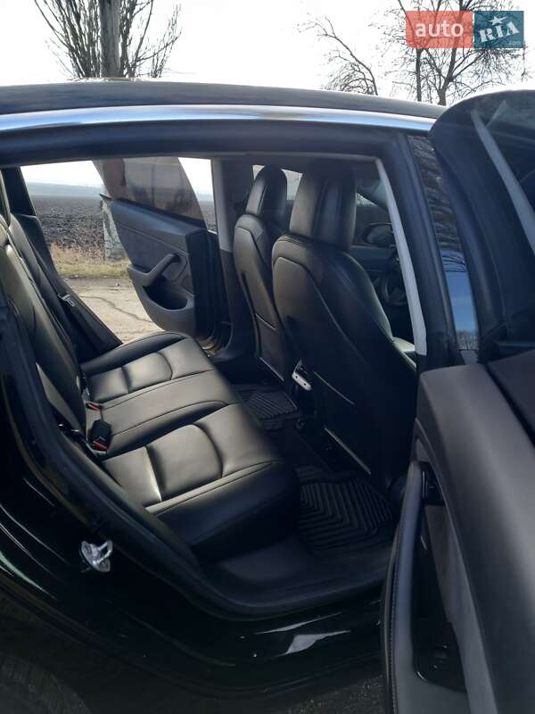 Седан Tesla Model 3 2018 в Дніпрі