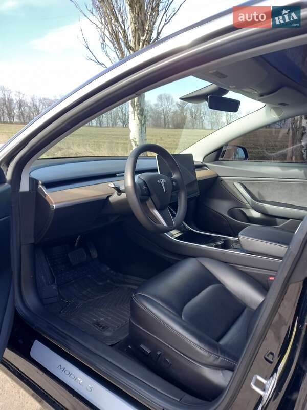 Седан Tesla Model 3 2018 в Дніпрі