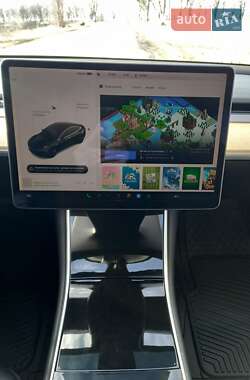 Седан Tesla Model 3 2018 в Дніпрі