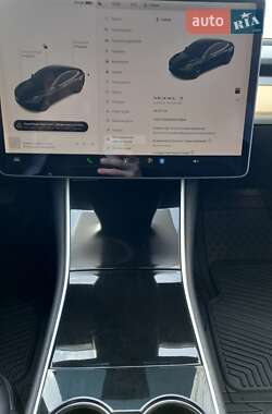 Седан Tesla Model 3 2018 в Дніпрі