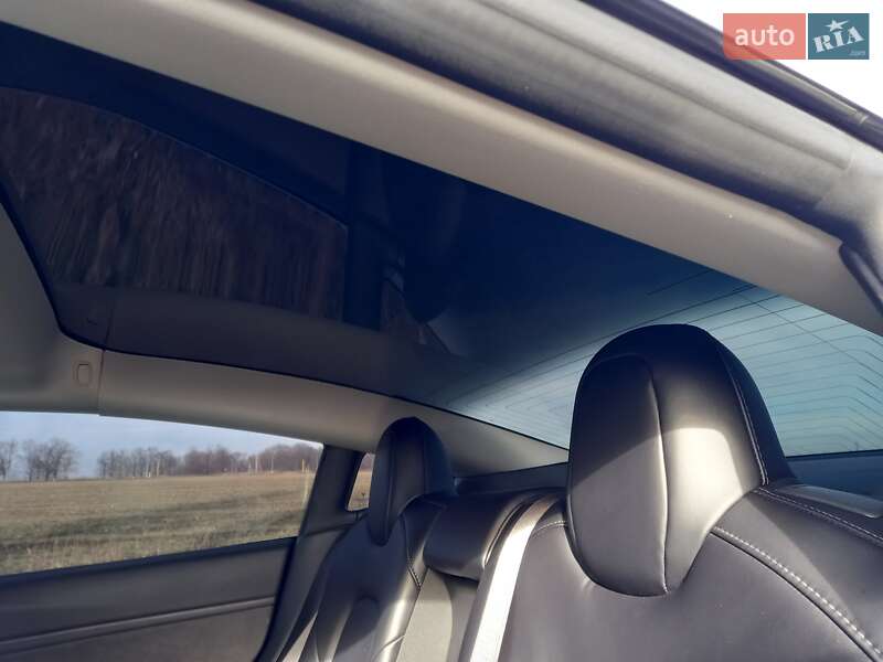 Седан Tesla Model 3 2018 в Дніпрі