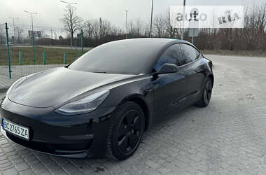 Седан Tesla Model 3 2022 в Золочеві