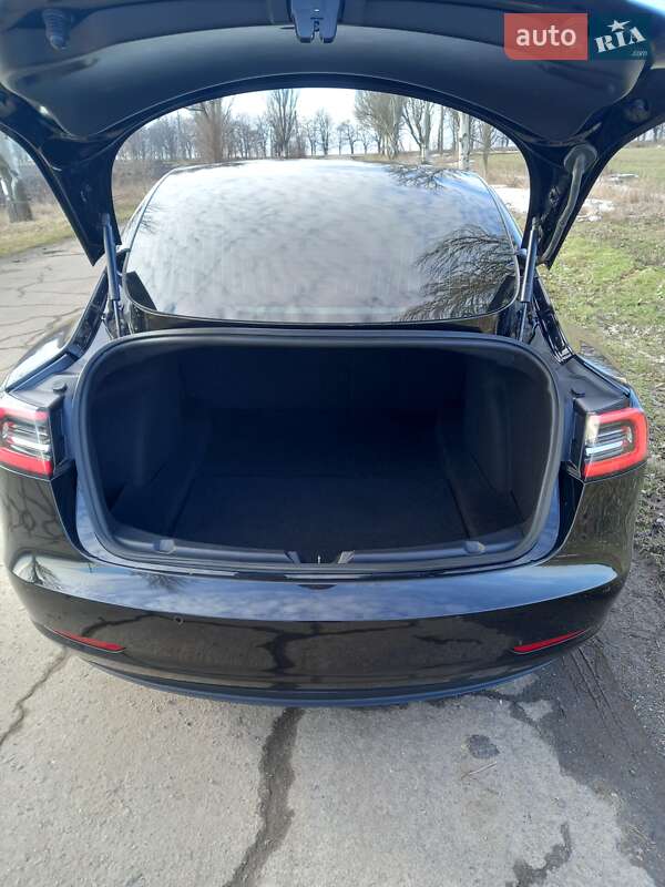 Седан Tesla Model 3 2018 в Дніпрі