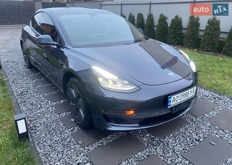 Седан Tesla Model 3 2021 в Ужгороде