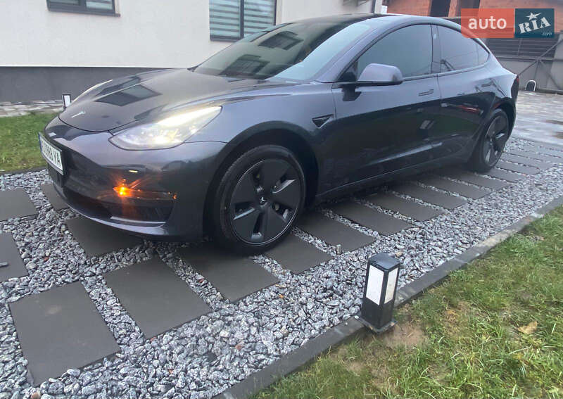 Седан Tesla Model 3 2021 в Ужгороде