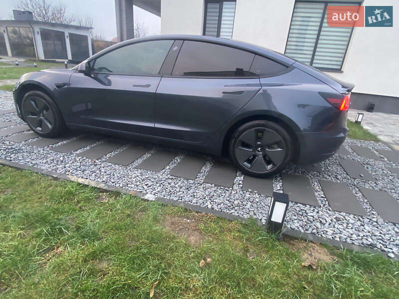 Седан Tesla Model 3 2021 в Ужгороде