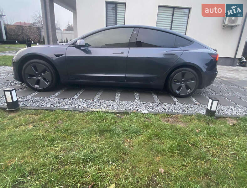 Седан Tesla Model 3 2021 в Ужгороде