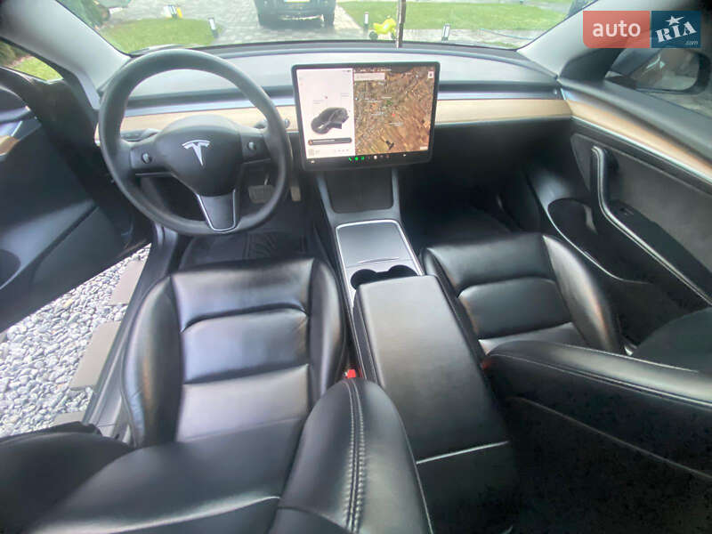 Седан Tesla Model 3 2021 в Ужгороді