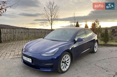 Седан Tesla Model 3 2023 в Чернівцях