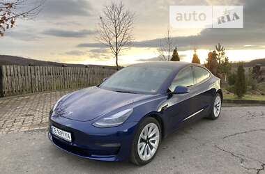 Седан Tesla Model 3 2023 в Черновцах