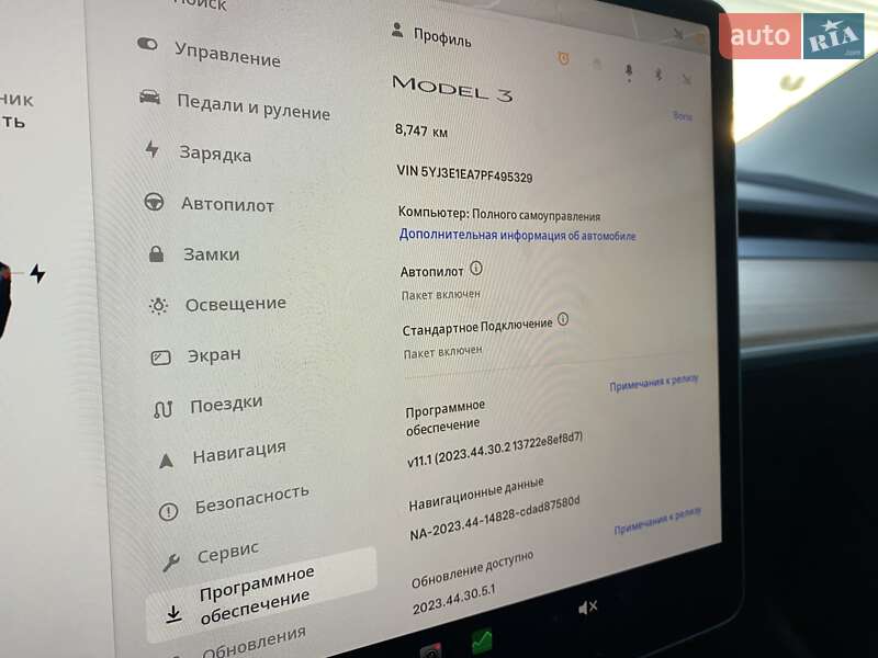 Седан Tesla Model 3 2023 в Чернівцях